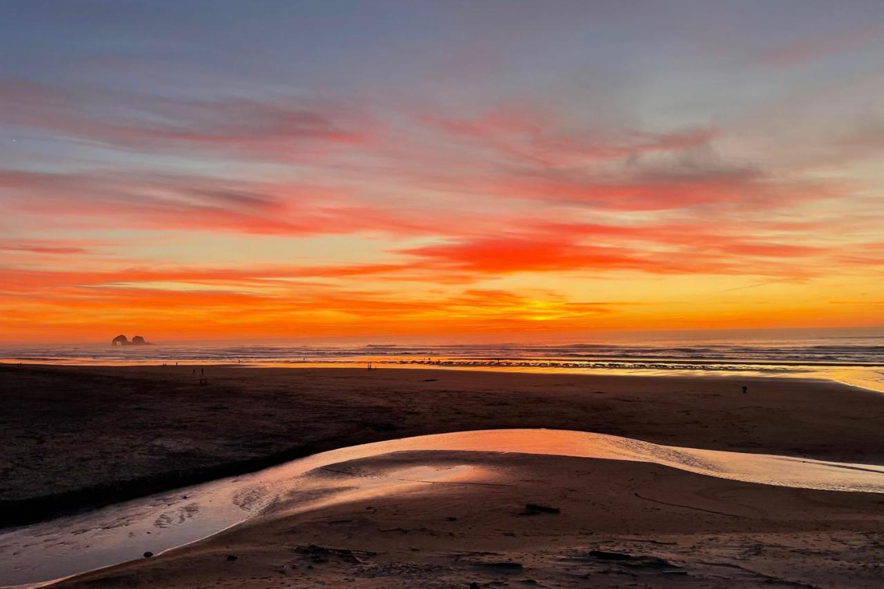 ​Rock Creek Inn Vacation Condos Rockaway Beach Δωμάτιο φωτογραφία